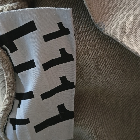 Rivington Sweatshirt EUC - Picture 5 of 8